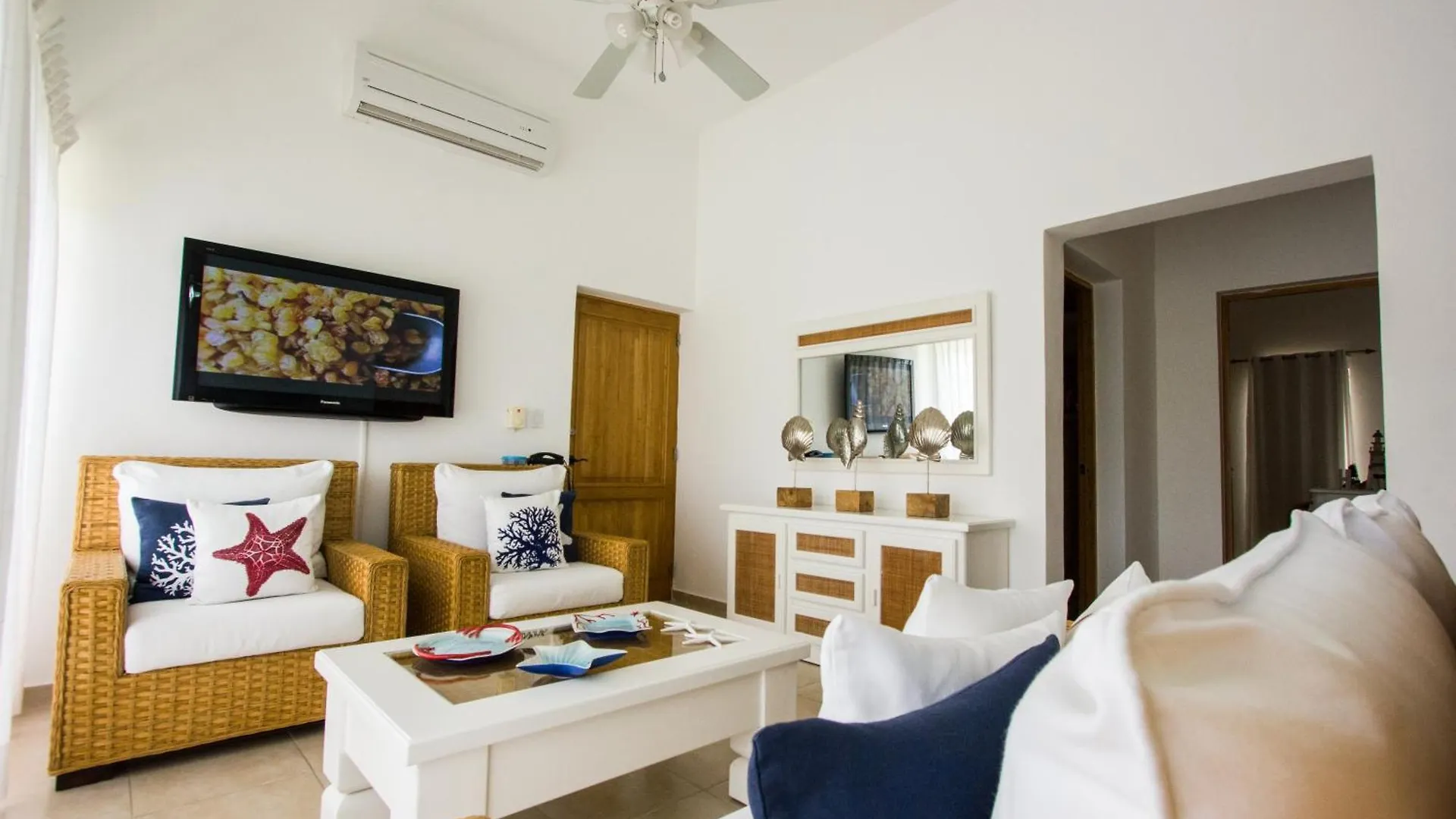 Los Flamencos Aparthotel Beach Club Байяибе