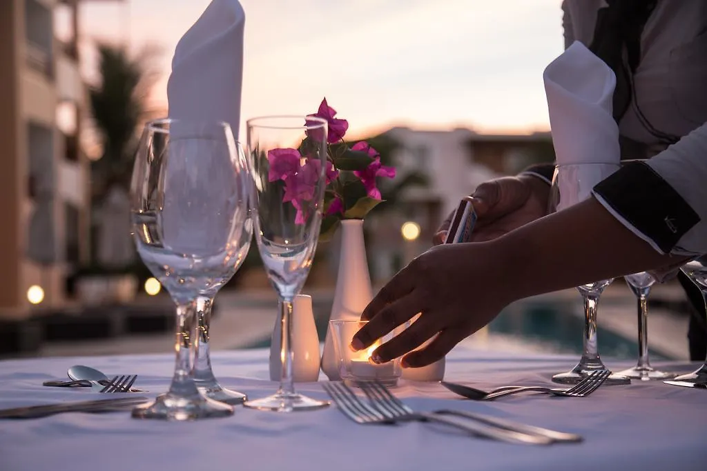Los Flamencos Aparthotel Beach Club Байяибе 4*,  Доминиканская Республика
